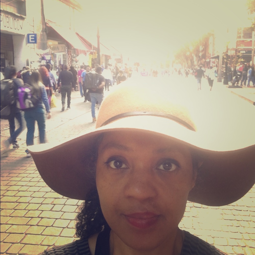 Meet your Posher, Laura